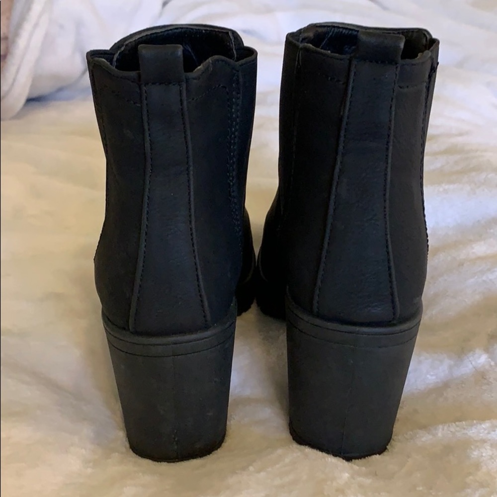 Nasty Gal Chelsea Boots - Picture 4 of 5